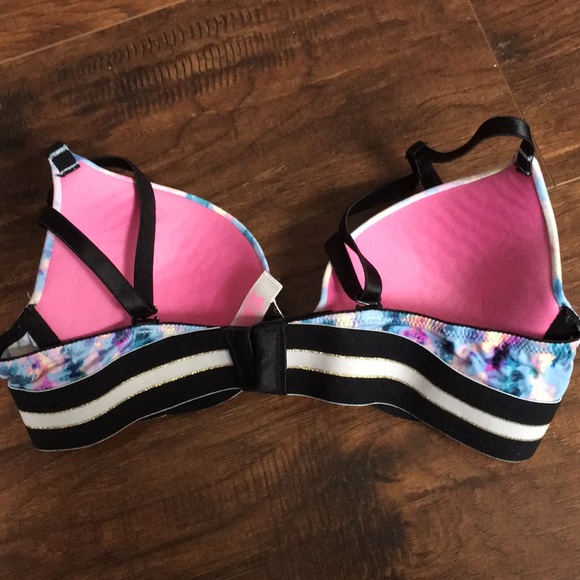 Victoria’s secret pink every-day push up bra - Picture 2 of 3